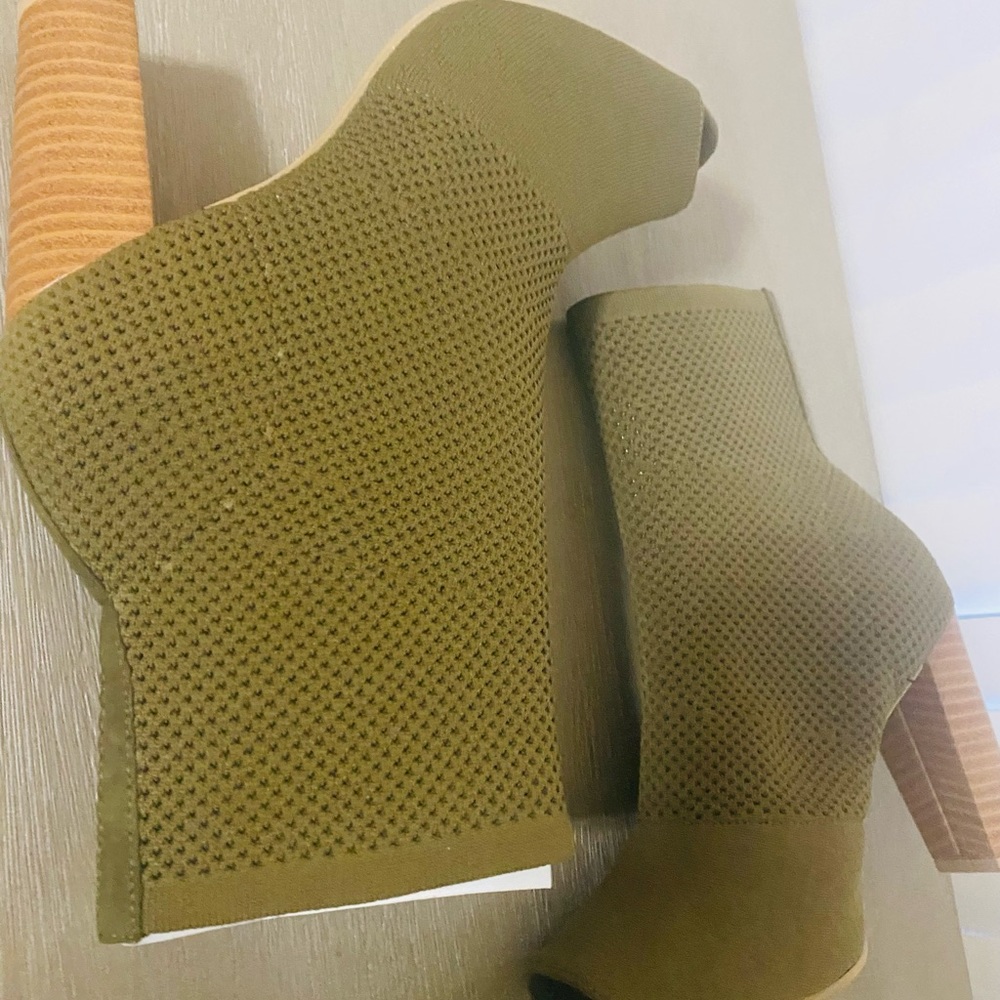 Gently Worn Open Toe Boot Size 7 - image 1